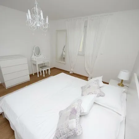 Villa More